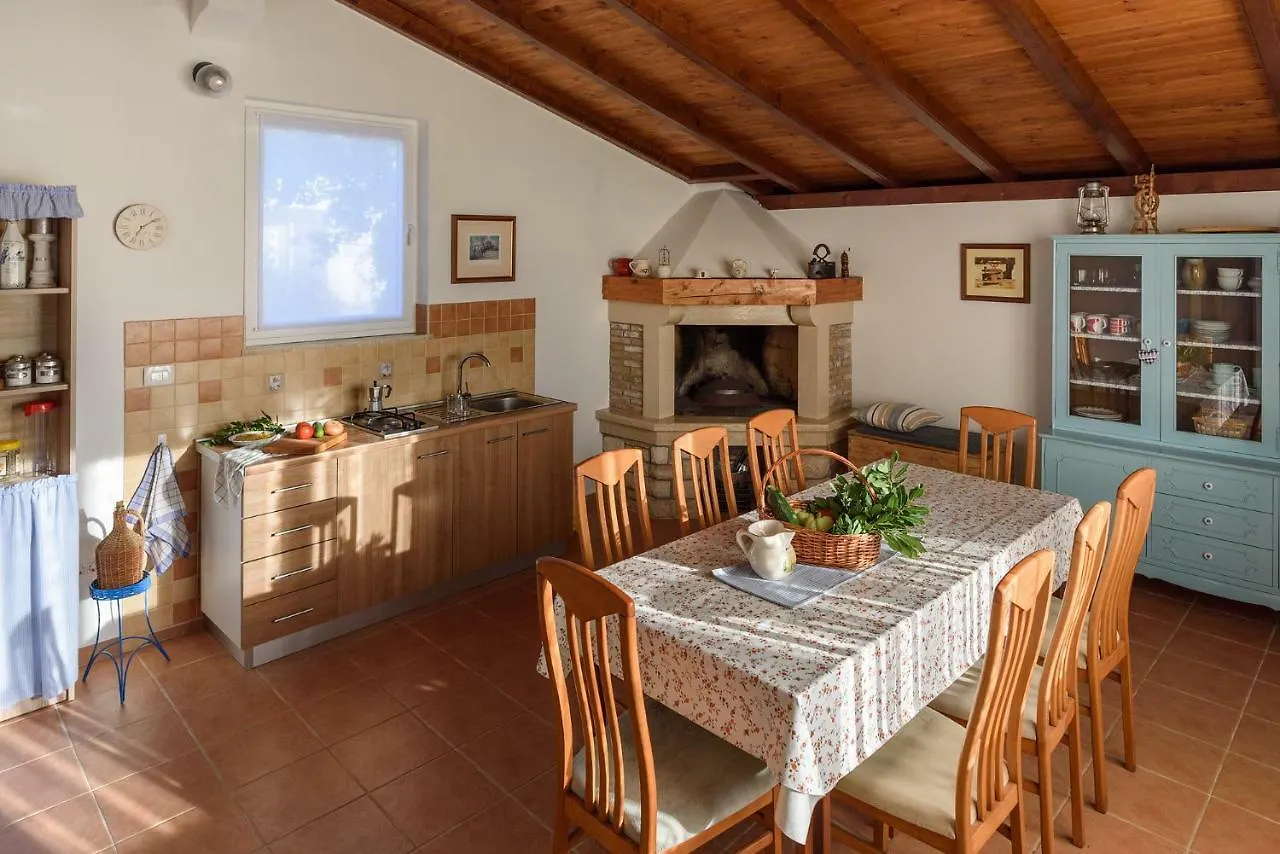 Apartment Perusko Pula